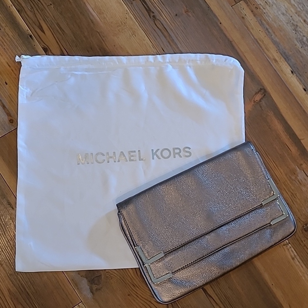 MICHAEL KORS Beverly Genuine Leather Gunmetal Silver Foldover Clutch & Dustbag